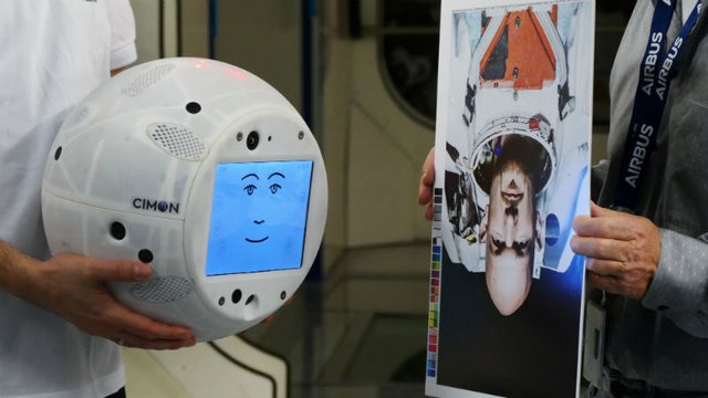 yzengsusan's tweet photo. IBM's Watson is going to space https://t.co/chyrWWSSNR https://t.co/b6D7XmdDPK