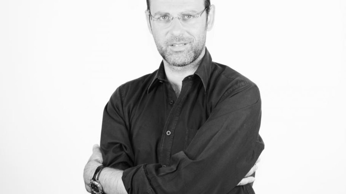 SixiemeSon's tweet photo. La performance audio d'une marque qui se crée a besoin de la complémentarité entre la sonorité du nom et les parti pris de son #identitesonore - Découvrez l'interview de @MBoumendil pour @AgenceNamibie "Bon nom & bon son" - #designmusical #naming https://t.co/jGQ0H8omMT https://t.co/VrHHehxAKR
