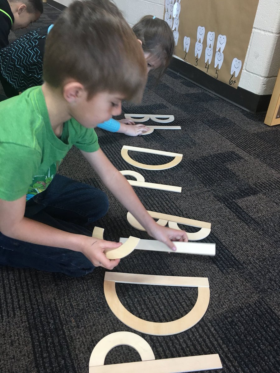 MrsSelf_Kinder's tweet photo. Practicing the tricky b and d!#wileyrocks #308pride #sotricky #kdg https://t.co/GvJFcTti2G