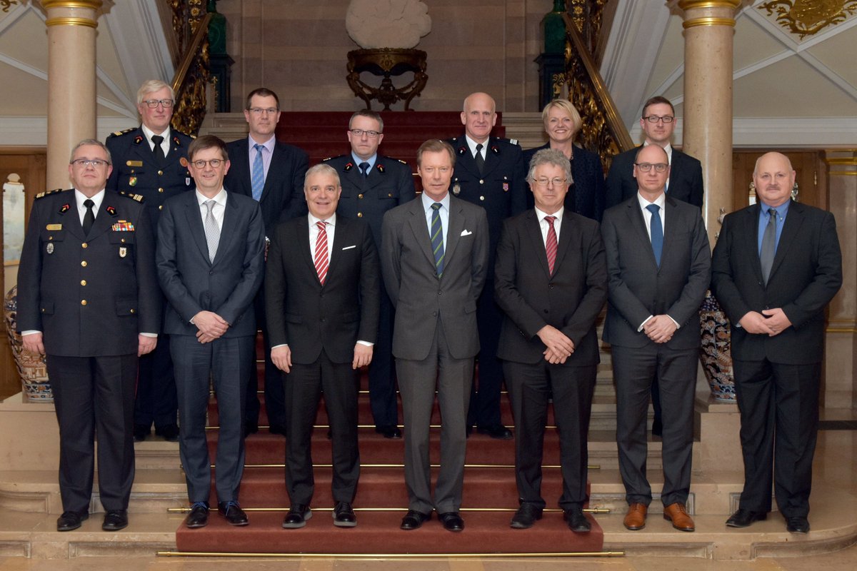 Den zukünftege #CGDIS gouf haut dem Grand-Duc vum Minister <a href="/dan_kersch/">Dan Kersch</a> a vun enger Delegatioun vun de Lëtzebuerger Rettungsdéngschter virgestallt.
  
monarchie.lu/fr/actualites/…