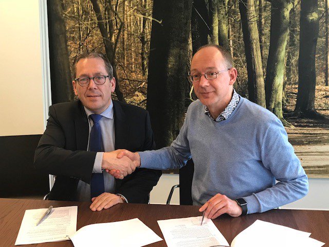 SUCSEZBV's tweet photo. Afgelopen maand ondertekenden Stichting Diensten voor Goede Doelen (onderdeel van branchevereniging Goede Doelen Nederland) en verzekeringsadviseur SUCSEZ een vernieuwde samenwerkingsovereenkomst.
https://t.co/fOwKMgD2zp https://t.co/lGvFlaMMKs