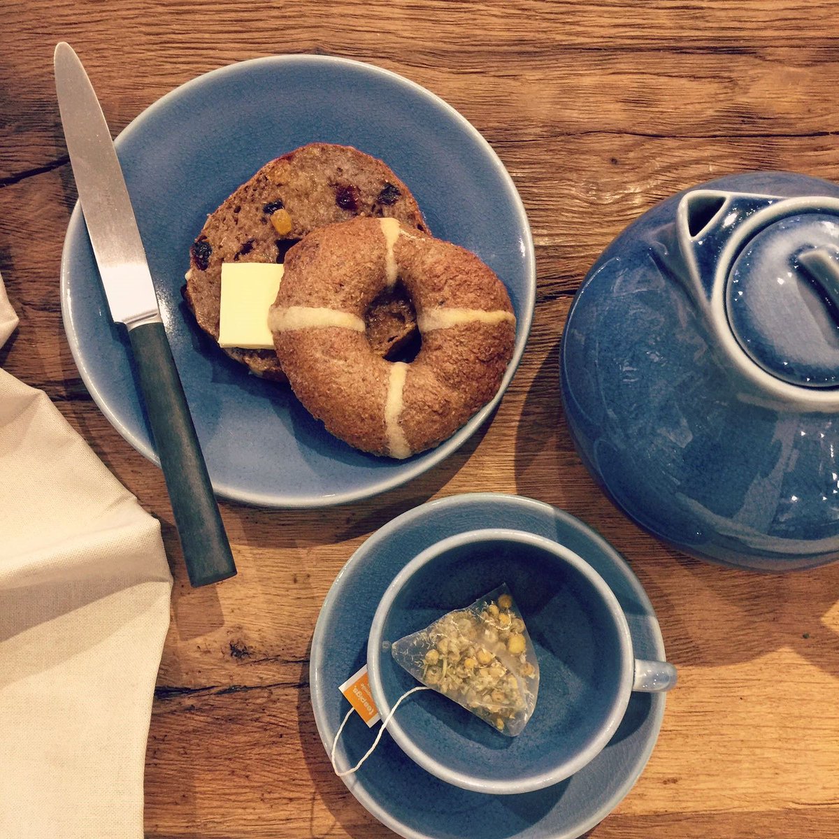 Divertimenti's tweet image. Presenting our entry for #easter bake off style challenge.  We accepted the challenge for Hot X Buns with a difference so here are our Hot X Bagels inspired by @izyhossack - Divertimenti Vs @steamertrading vs @JudgeKitchen vs @DexamInt . A #snowday well spent!