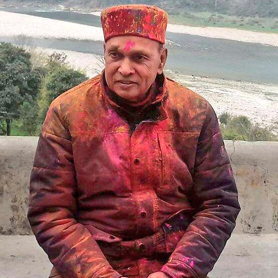 DhumalHP's tweet photo. होली के रंगों से सब भेद भाव मिट जाते हैं,
सब मनुष्य एक जैसे नज़र आते हैं,
हमारे त्योहार हमें भाईचारा सीखाते हैं। https://t.co/2pidrzEgKI
