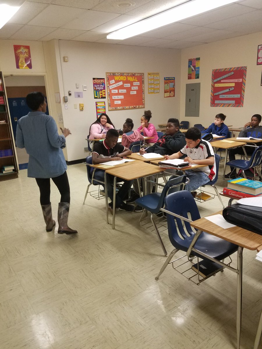 ljhpatriots's tweet photo. Thank you to our 8th grade ELAR students and teachers for putting in some extra time after school during Wednesday's twilight camp. https://t.co/iCb6D5SHiu