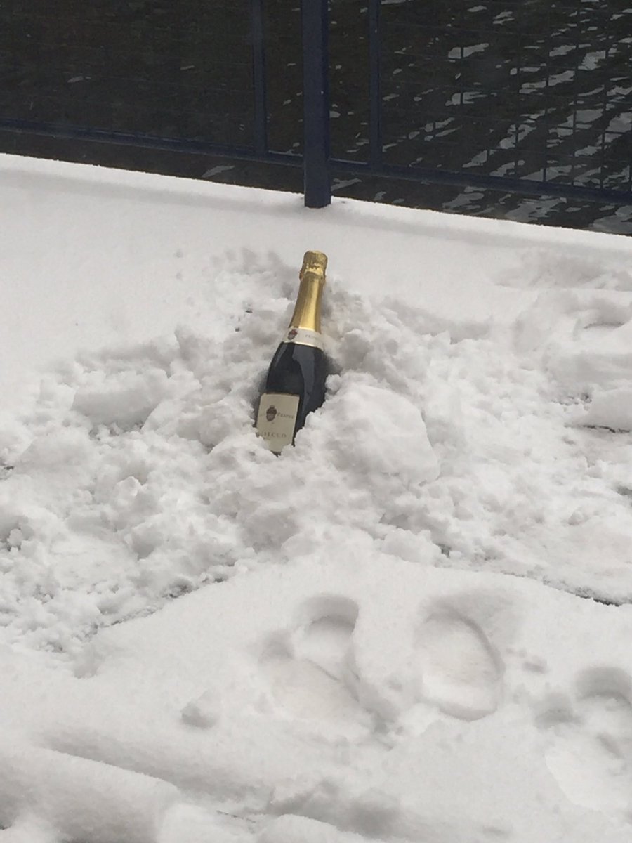 No room in the fridge ...... no problem #Sneachta #SNOWMAGGEDDON