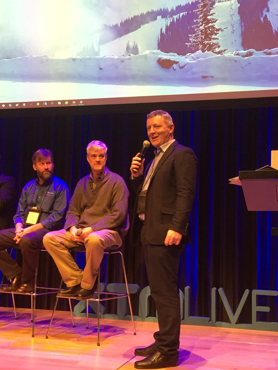 vozkaya's tweet image. @DaveRuaneSpain getting the conversation going on #continuouslocalization #XTMLIVE2018
