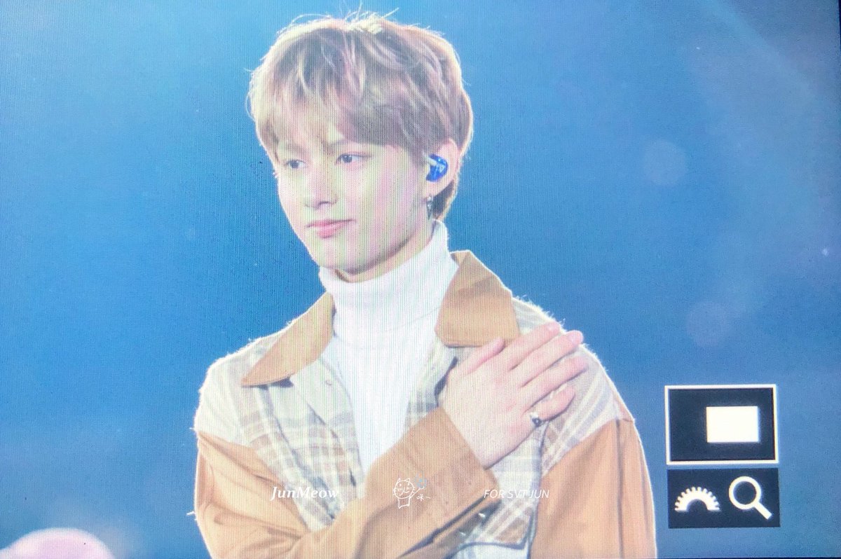 junpics_'s tweet photo. 180228 [preview]
#junhui #seventeen #준휘 #세븐틴 https://t.co/ByBts6Tizv