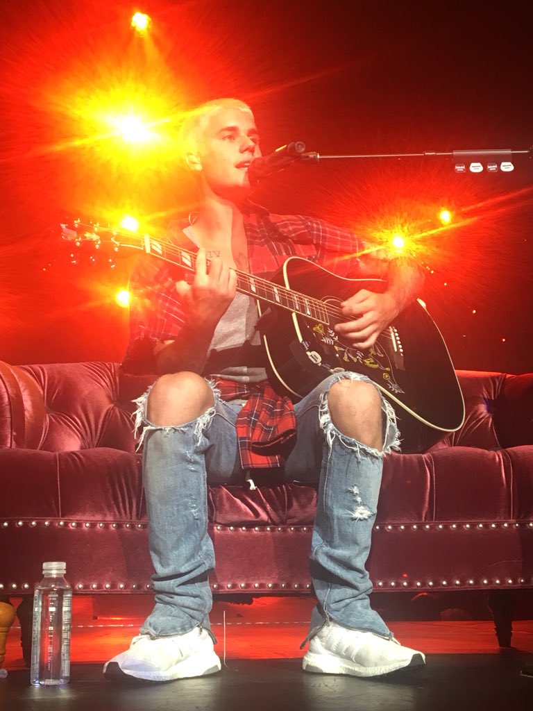 KAmbrozik's tweet image. Happy birthday to my love 💜 I miss you come back plz @justinbieber