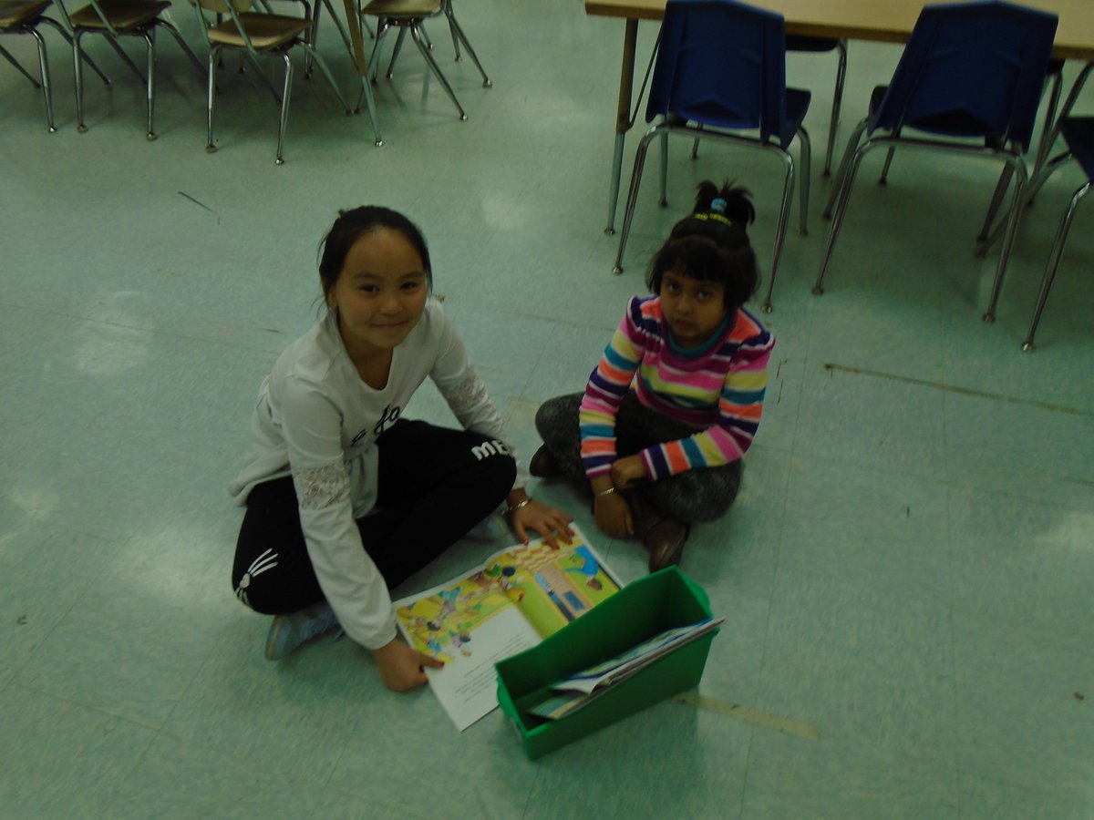 PoeSchool_4's tweet photo. Mr. Zima's Class: Doing Read to Someone with our Kindergarten Buddies (Echo Reading and Choral Reading) and Who? and What? #21learn https://t.co/goSDHBNzBj