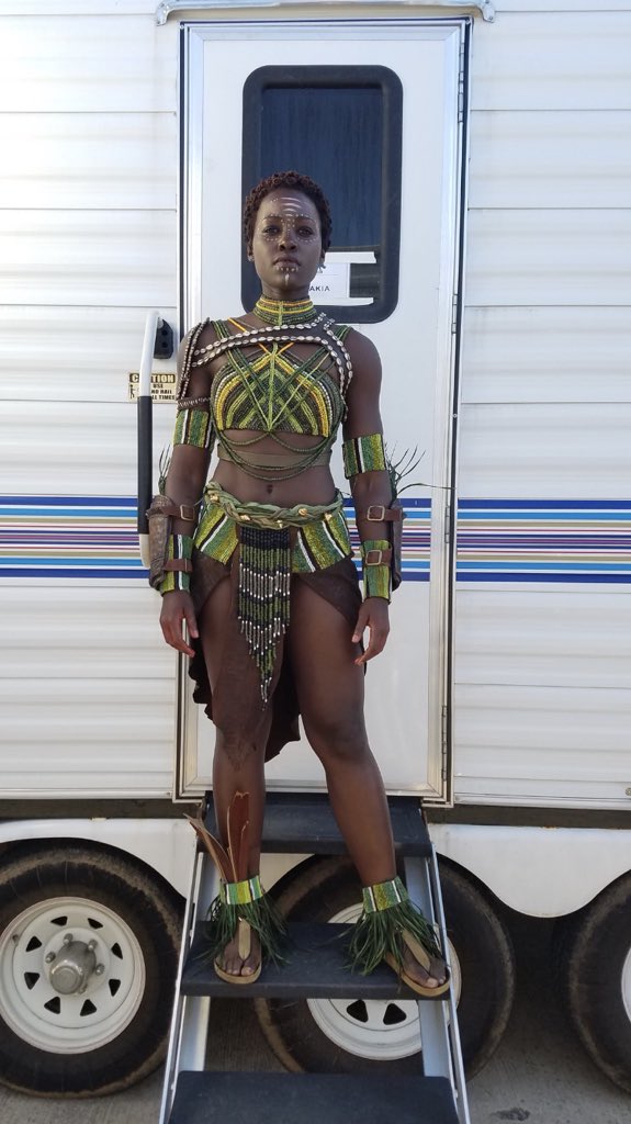 Wow!!!! Birthday is just a days after mine....Happy Birthday Beautiful Queen.         