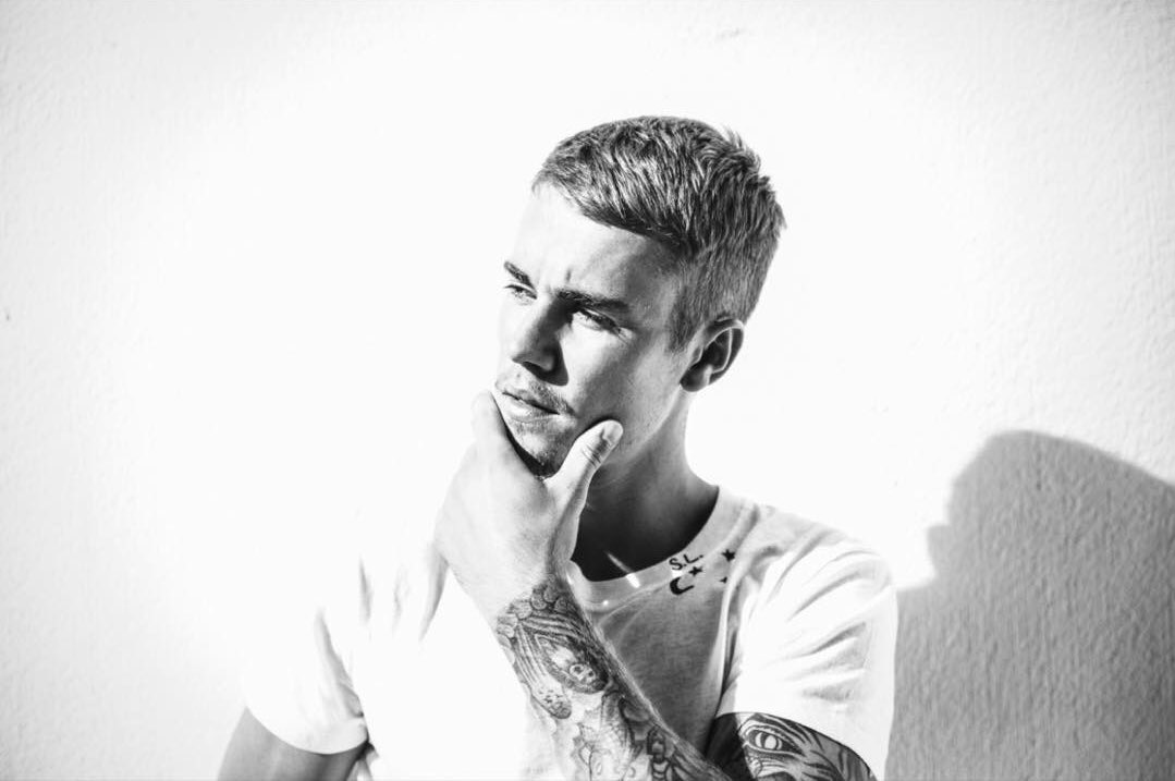 justinfacts94's tweet photo. 140M+ records sold 
360+ awards 
+ 37B streams 
x2 Grammy winner 
5 #1 singles 
6 #1 albums 
2 Diamond certificated songs 
14 Guinness records 

#HappyBirthdayJustinBieber https://t.co/67OnmS1fDZ