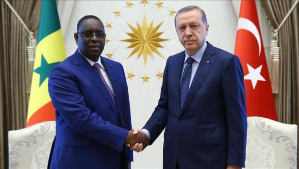 amadoud98130314's tweet photo. Le chef de l'État a accueillie hier a l'aéroport internationale Blaise Diagne #AIBD son homologue turc #racep tayipp erdogan en visite officielle au Sénégal jusqu'au 2 mars https://t.co/p4Mg5kNS2Y