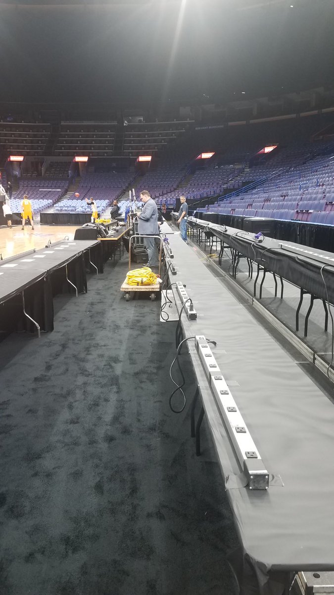 GoodmanImage's tweet photo. Setting up!
@valleyhoops @mvcSports #MVCHoops #MVCMBB #ArchMadness https://t.co/rCpEZlJFjv