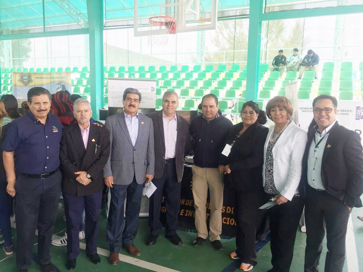 becascoahuila's tweet photo. Gracias al apoyo del Gobernador  @mrikelme, del Secretario de Educación el Dr. @HiginioGlzC, del Rector de la @UTTorreon @IngRaulMartinez y de todas las universidades y alumnos que hicieron posible el éxito de Expo Universidades #Coahuila 2018. #FuerteCoahuilaES @SEducacionCoah https://t.co/TF7FYYDW9s