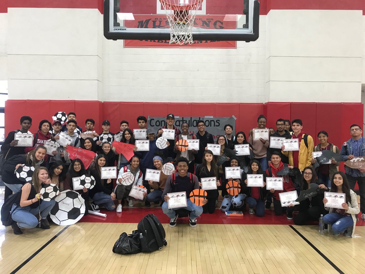 Congrats to all the fall and winter season scholar athletes! Great job Mustangs!
<a href="/RVHS_Mustangs/">Rancho Verde HS</a> @RVHSPrincipal16 @ValVerdeSupt