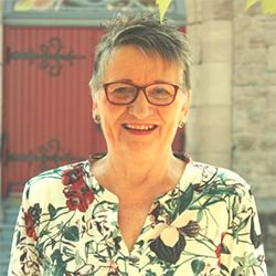 “… With the Lord by your side it is scary but not hard because you know He is always with you.  Nor is it hard to go to another country, cross the border with you car, three hundred dollars in your pocket and an accordion and your …” buff.ly/2EXkvaN