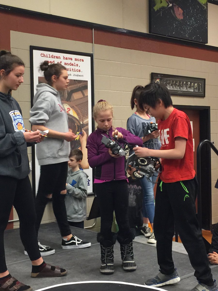MrsHamilton8's tweet image. Lego Robotics! Programming! Students excelling through their passions and having the opportunity to compete with other students in our district #sumobot #sd23 #sd23learns