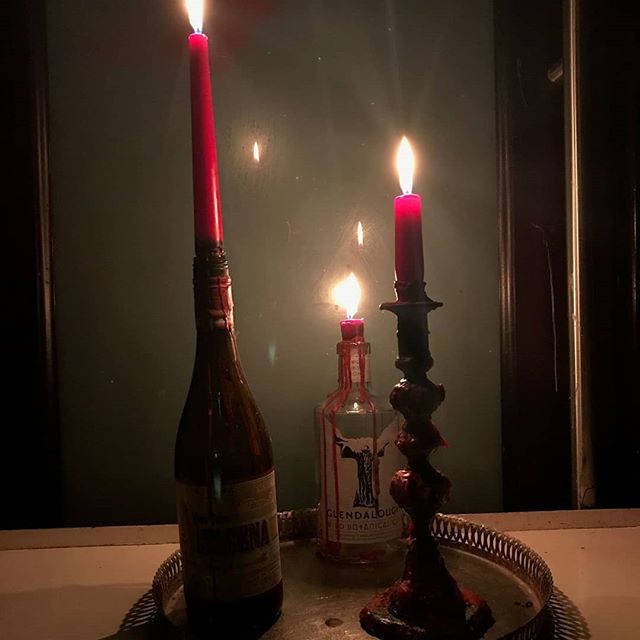 JMIBrandForward's tweet image. Instagram Takeover Day 4 for Alexa #BUhospitality #inspirationiseverywhere #eventplannerintraining 
Repurposed glass bottles and dripping candle wax added an antique and romantic feel to this table! 
Do you use DIY elements at your events? Tag us and use… ift.tt/2CRQFSj