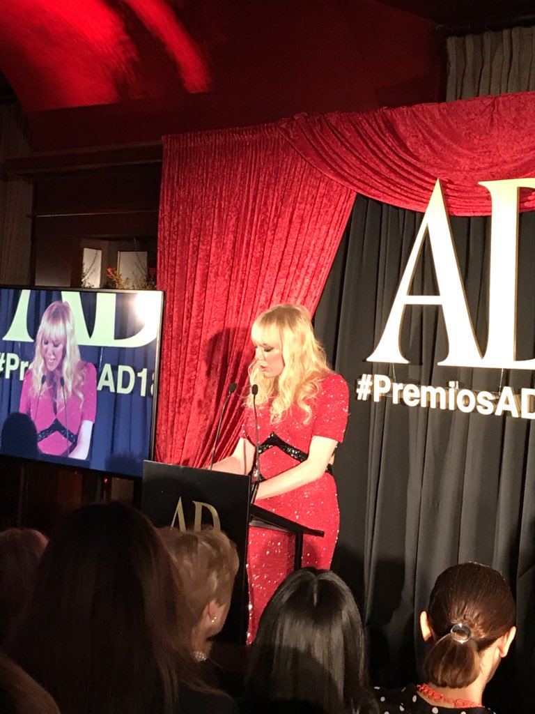 Empieza la entrega de premios! #PremiosAD18 #UnexpectedRed