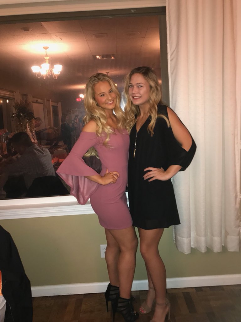 nicolemerc19's tweet photo. Happy birthday Iz gonna miss playing playing Fock w u Gluck next year ilysm make I️t a good one ❤️❤️🎊🎉 @izliquori https://t.co/KFRIKgprUv