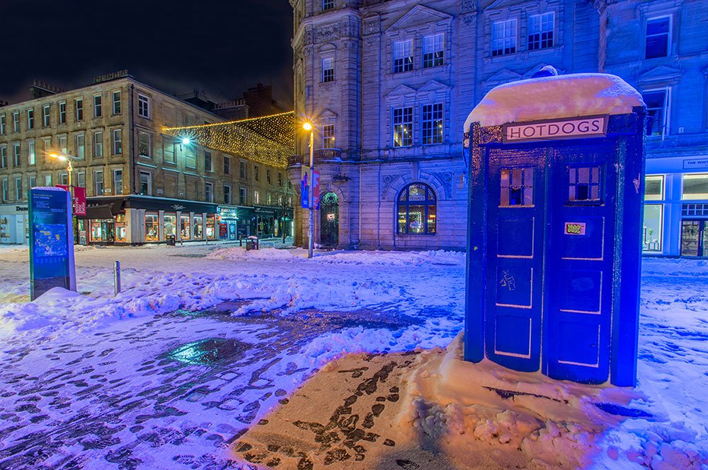 DiscvrScotland's tweet photo. An eerily deserted Buchanan Street, Glasgow this evening. #Glasgow #Scotland #Snowmageddon #BeastFromTheEast https://t.co/DOMorqa8Gf