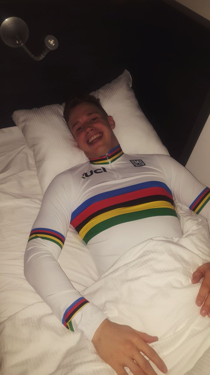 vprodebeloften's tweet photo. Gisteren werd 'onze belofte' @harrielavreysen wereldkampioen op de #TeamSprint en vandaag 6de op de Keirin. Nu oogjes dicht en snaveltjes toe en weer opladen voor de individuele sprint op zaterdag. #gogogo #wkapeldoorn #vprodebeloften # https://t.co/NKmLjf5Zkf