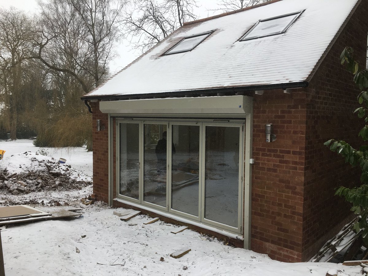 BeaconDoors's tweet photo. @AlurollUK Good day! Nice external custom colour @AlurollUK fitted on this fine day! 😂 https://t.co/AIzcfPYeq2