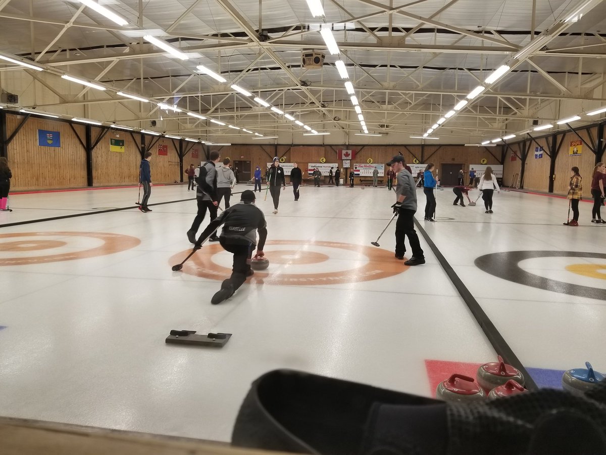 GuayDave's tweet photo. Garçons de @citekap ont une avance de 5-1 vs Kirkland Lake après 4 manches! #neoaa #curling https://t.co/uKu5kuSrWv