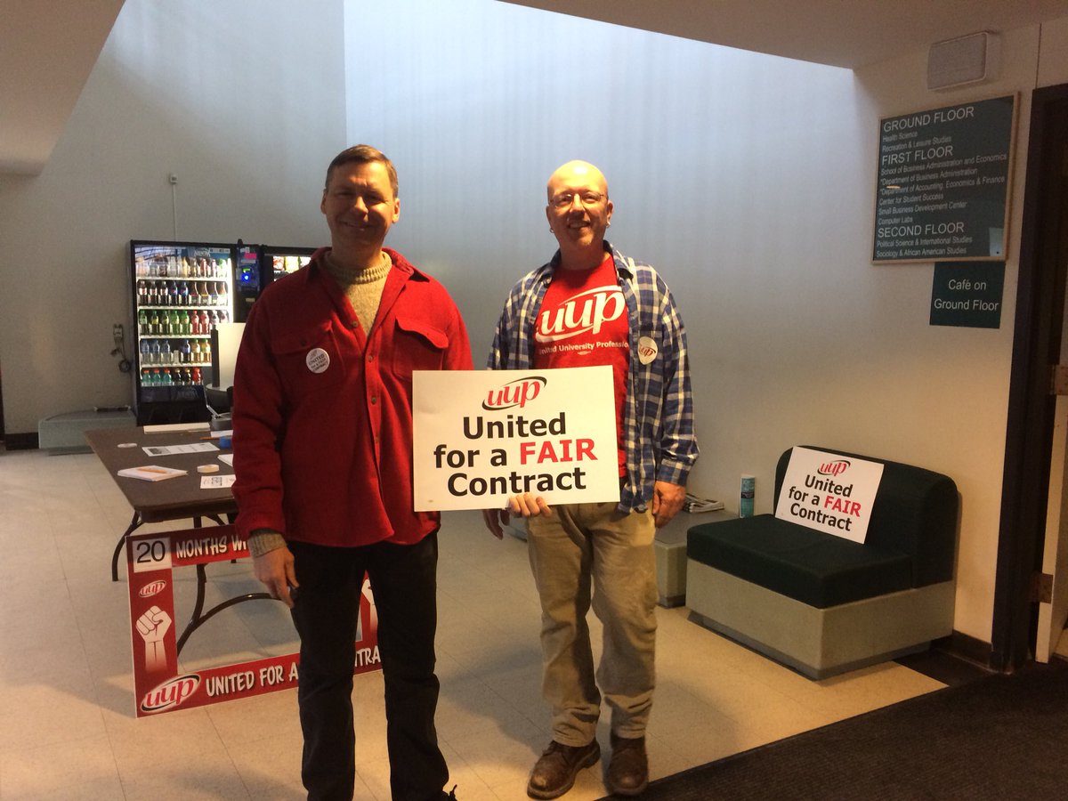 saradee9's tweet photo. @uupinfo #RespectUUP Statewide Fair Contract action earlier today at SUNY Brockport. Tons of postcards signed and lots of members spoken to!!! #UnionStrong #FairContractNow https://t.co/pBNwQXeEHJ