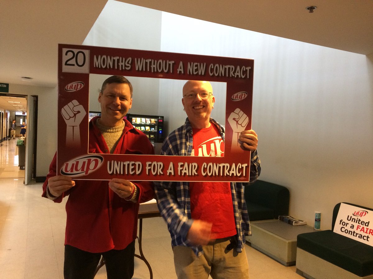 saradee9's tweet photo. @uupinfo #RespectUUP Statewide Fair Contract action earlier today at SUNY Brockport. Tons of postcards signed and lots of members spoken to!!! #UnionStrong #FairContractNow https://t.co/pBNwQXeEHJ