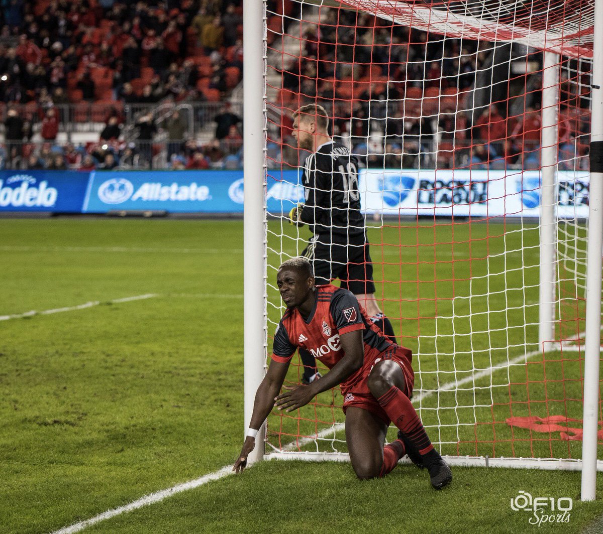 f10sports's tweet photo. We all thought that was going in!!! The moment @chris_mavinga almost won it for @torontofc
#F10SportsPhotography #F10Sports #TorontoFC #TFCLive #CONCACAF #TORvCOL #ChampionsLeague #ChrisMavinga #SportsPhotography #Toronto #TorontoFCSupporters #TorontoFCFans #6ix #CanPL BMOField https://t.co/5sd4rfwdVU