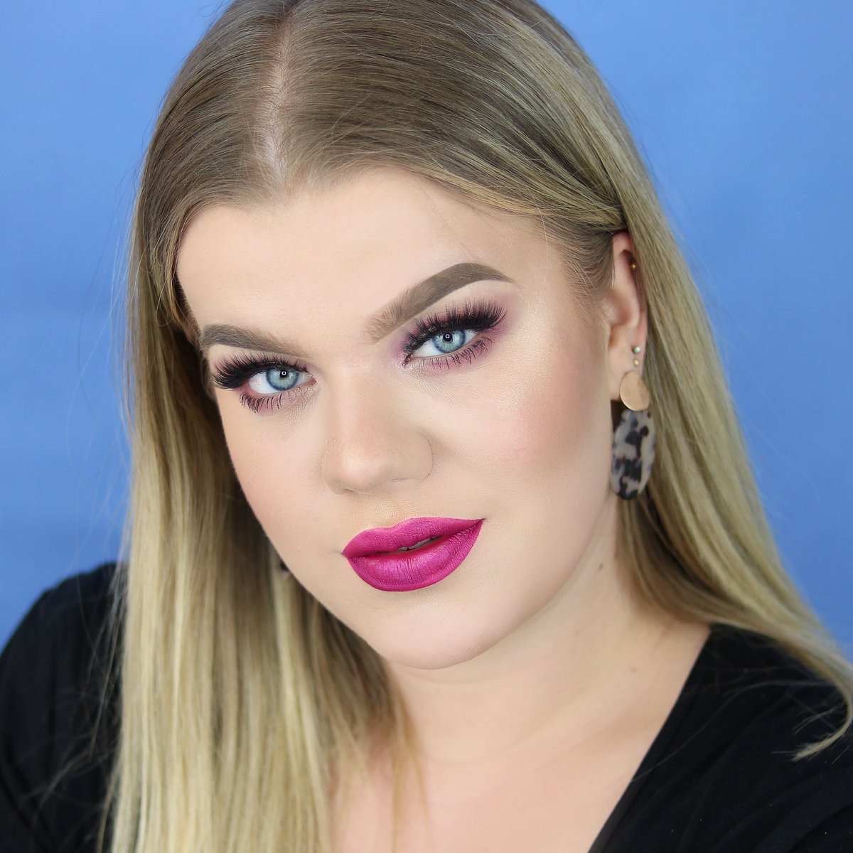 Main products: <a href="/ABHcosmetics/">Anastasia Beverly Hills</a> dipbrow in taupe and modern renaissance palette ❤️ <a href="/NyxCosmetics/">NYX Pro Makeup US</a> liquid suede metallic in Buzzkill! Interested in all the details? 😏 check out my IG: <a href="/beautebysanne/">Beauté by Sanne</a> #makeup #AnastasiaBeverlyHills #ABH #nyx