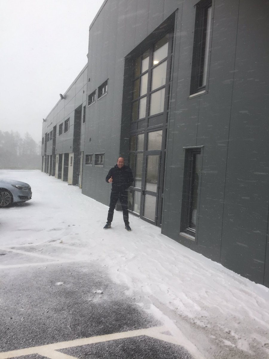 brookparkentctr's tweet image. Thanks to #JohnBrosnan &amp;amp; all the team @eirBusiness for 1Gigabit #Broadband . #letsmakepossible you certainly have in #Dunmanway @IvanYatesNT @PatKennyNT @HHumphreysFG