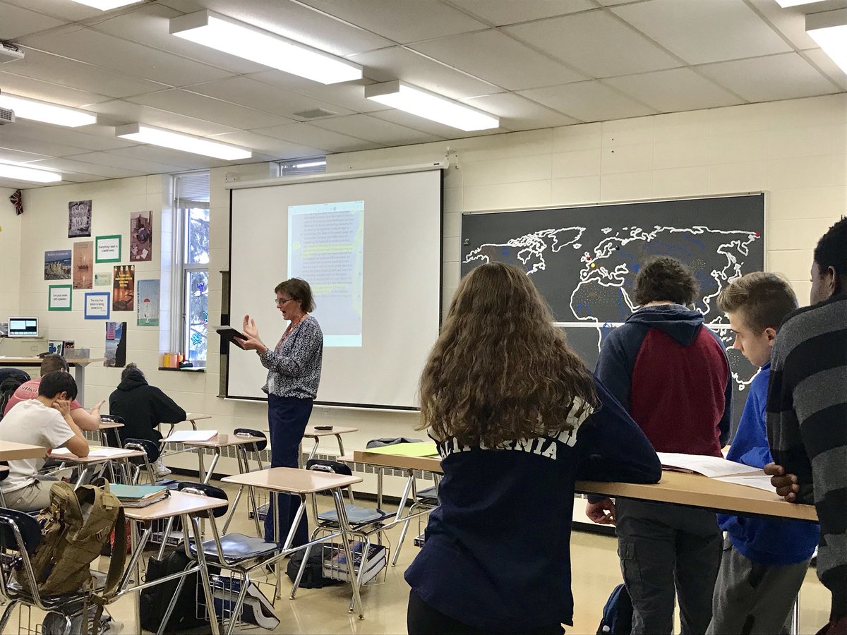 LauraMonahan25's tweet photo. Thanks for opening up your classses to visitors today Social Science/ World Languages! #divisiontour #214learns 🌎 https://t.co/uQwD3ddxwy