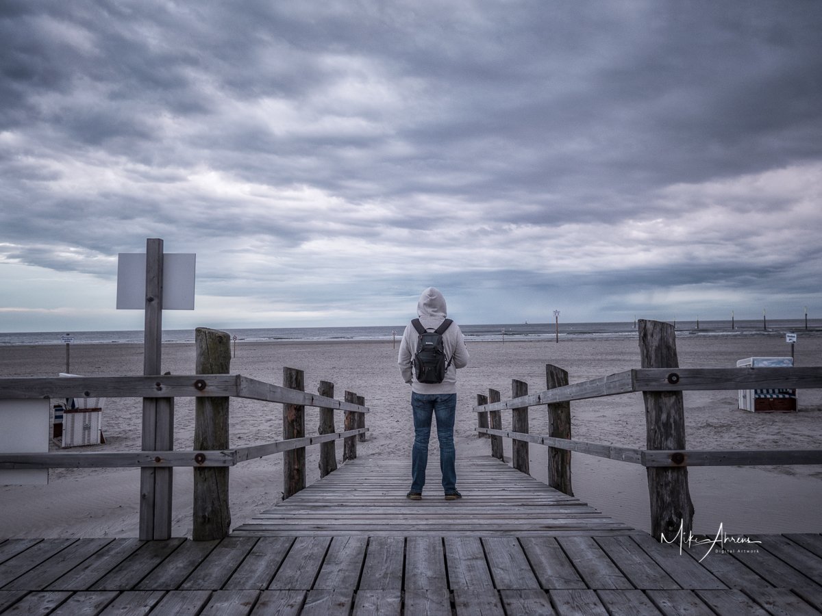 mikeahrens_'s tweet photo. Eines der wenigen Selfies die ich mache.
St. Peter Ording zur Sommersonnenwende 2017.
Die unglaubliche Menschenmenge kam meinem leicht introvertierten Charakter entgegen ;-)
#landscapephotography #selfie #coastline #waiting #easythings #stpeterording #remember #peterording https://t.co/XRIii0obqj
