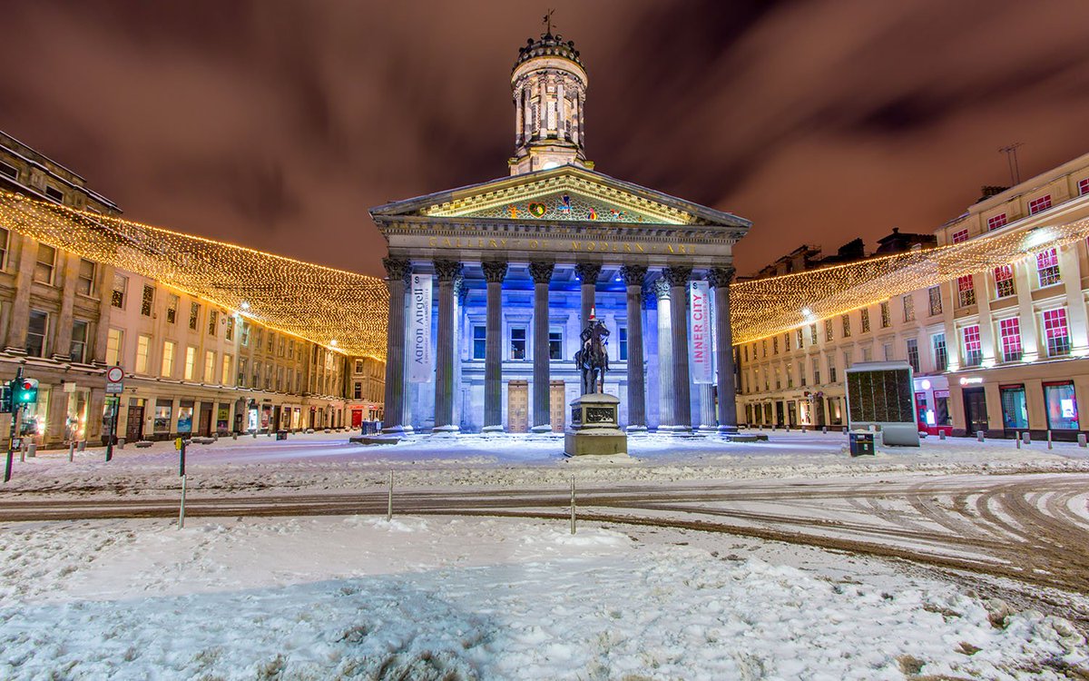 DiscvrScotland's tweet photo. Glasgow Royal Exchange Square this evening, no cars, no people - almost a ghost town! Pls ReTweet :-) #Glasgow #Scotland #Snowmageddon #BeastFromTheEast https://t.co/Z7F4nrrMxK