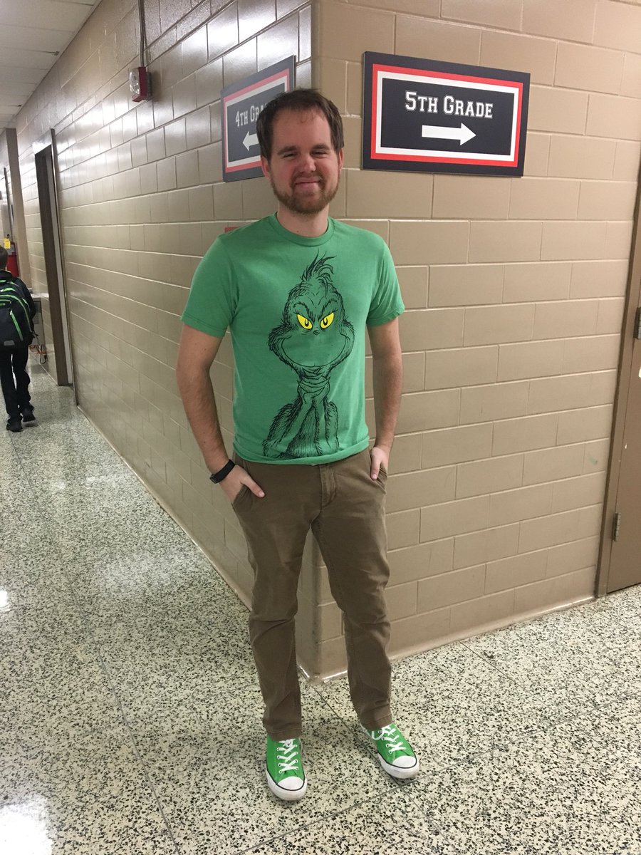 mrsj_green's tweet photo. Read Across America brings out our inner Seuss! #WEREADBIG https://t.co/Z5FVbB3jwt