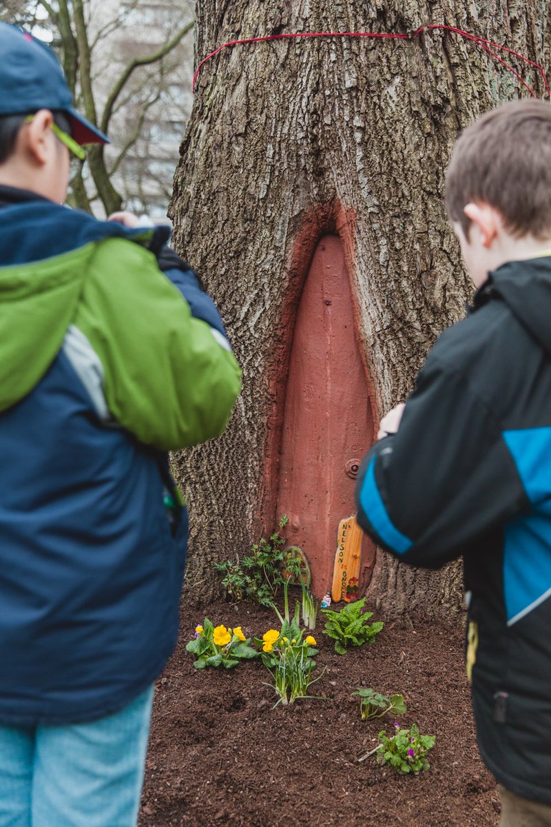 CityofVancouver's tweet image. How can Downtown Vancouver's public spaces be improved for children? #PlacesforPeopleVan recently connected with @scyofbc's "Urban Explorers" program for a student-led walking tour with grade 4 and 5 students at Lord Roberts Elementary. 

Learn more at vancouver.ca/placesforpeople