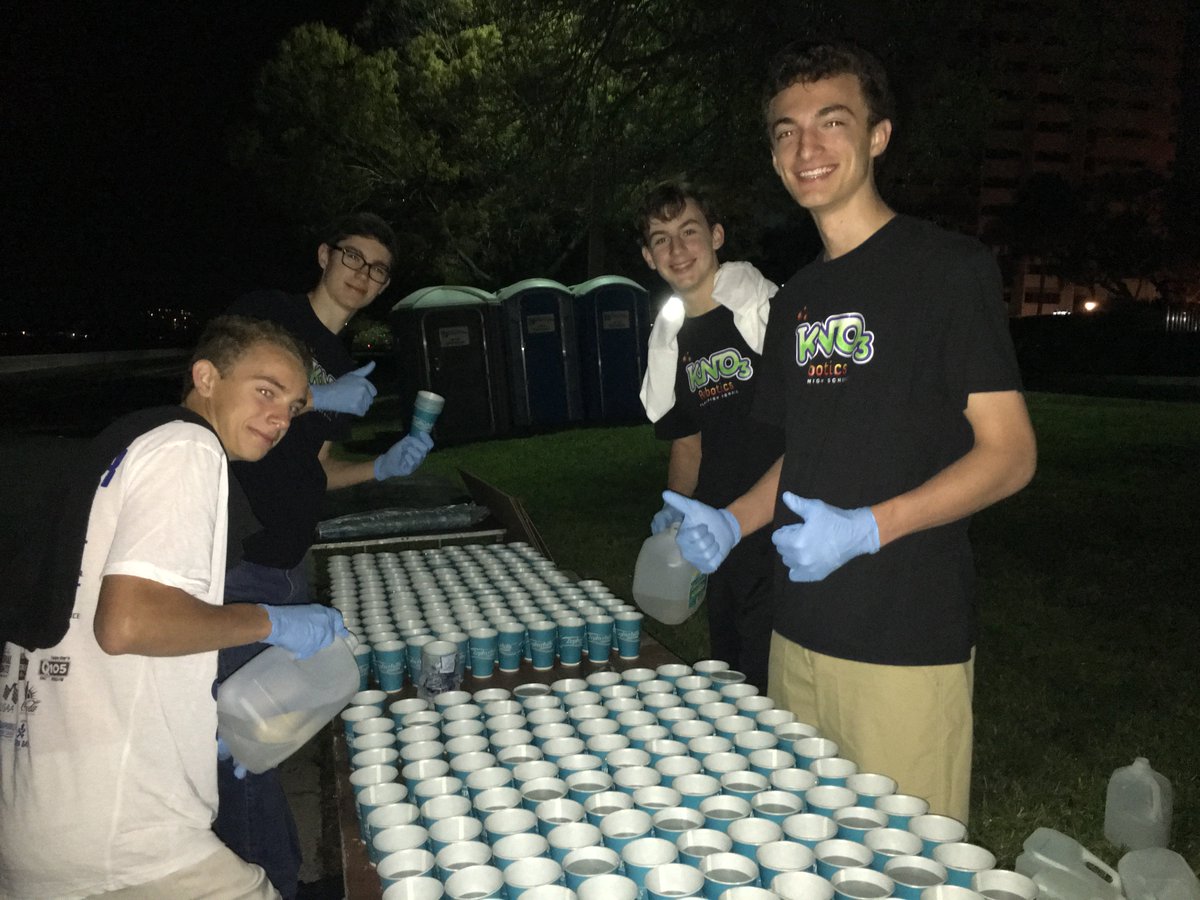 kno3robotcs_old's tweet image. Team KNO3 supporting our City at the Gasparilla Distance Classic.

We were up at 5am preparing water and Gatorade for the more than 30,000 runners that ran during the race weekend. Congrats to Elkanah Kibet and Sara Hall for winning this year&apos;s Half Marathon!