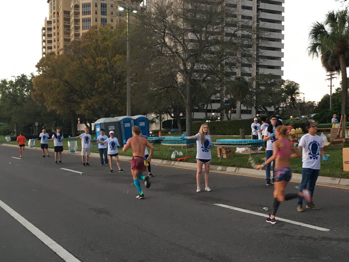 kno3robotcs_old's tweet image. Team KNO3 supporting our City at the Gasparilla Distance Classic.

We were up at 5am preparing water and Gatorade for the more than 30,000 runners that ran during the race weekend. Congrats to Elkanah Kibet and Sara Hall for winning this year&apos;s Half Marathon!