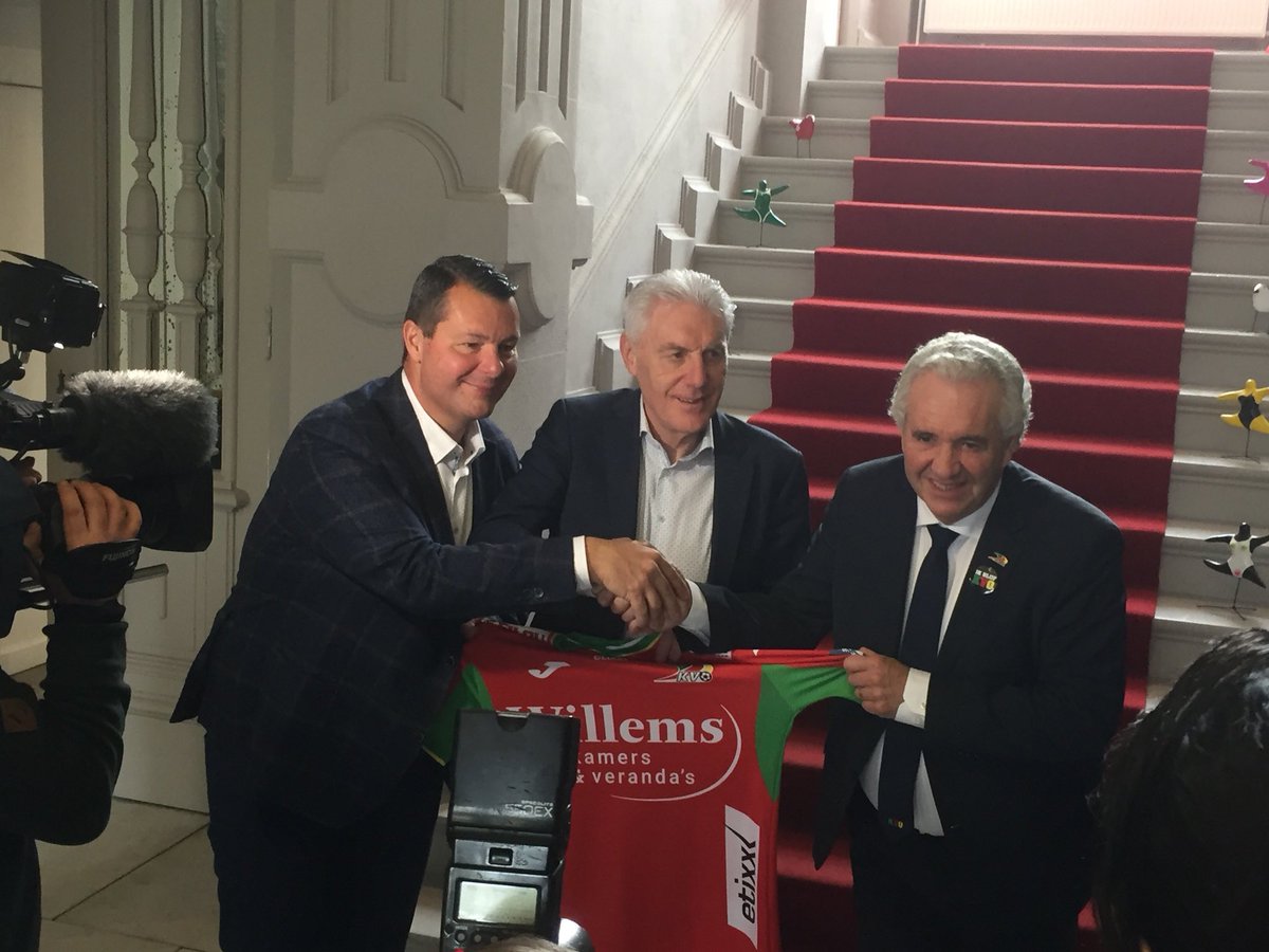 PCallant's tweet photo. Mijn eerste transfer. Welkom Hugo als sportief directeur @kvoostende https://t.co/MCTeXzKicj