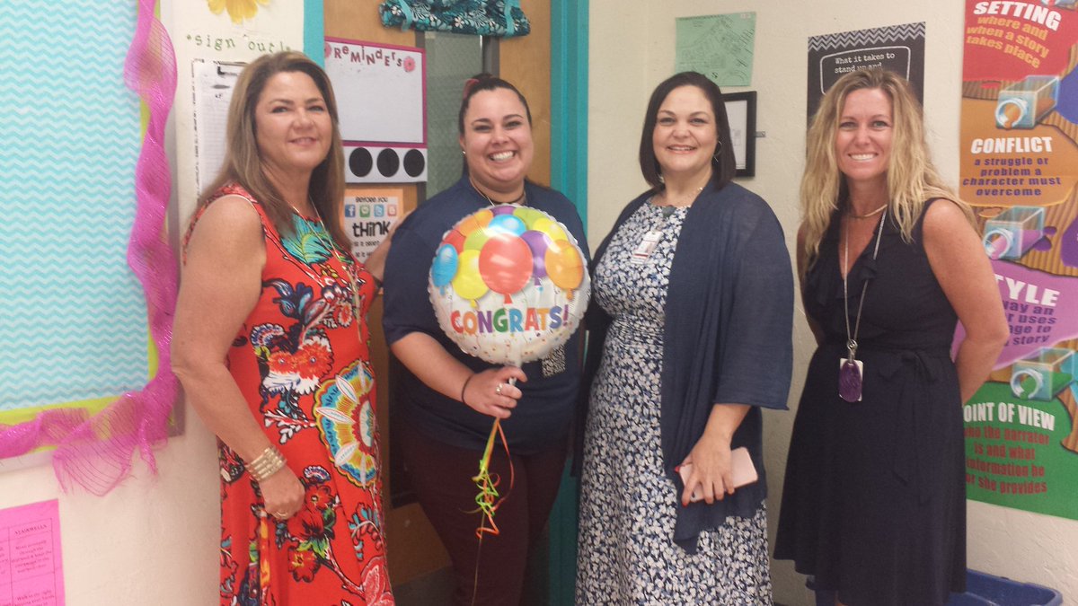 DOMEILIA's tweet photo. Congratulations Desiree Vetere from Independence Middle School finalists for the Secondary Mentor Teacher of the Year!
@DOMEILIA @SDPBCJenKuras @SMartinez1276 @SDPBCProfDev @independence Middle https://t.co/cVrmzYRHS2