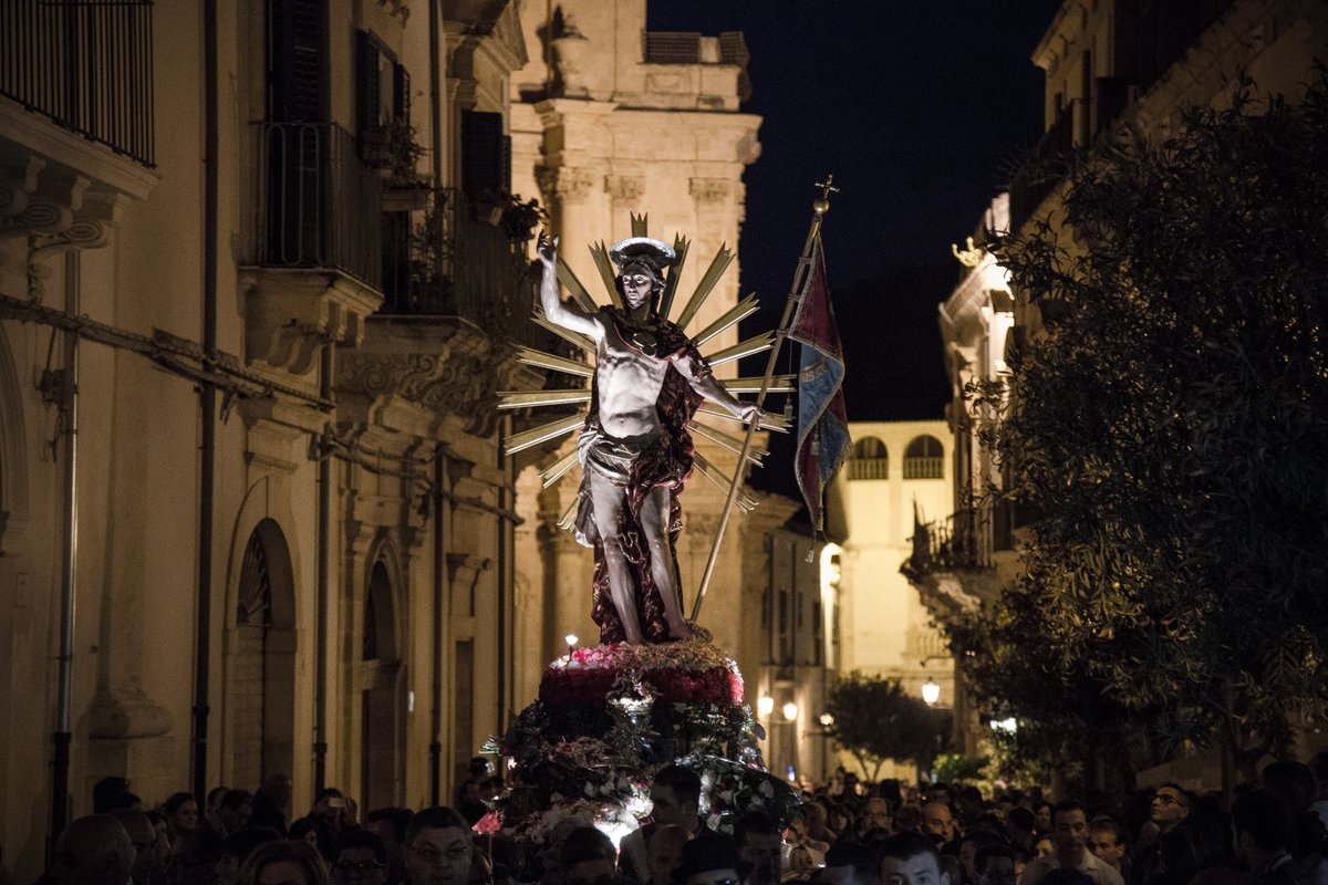 🇮🇹 #Pasqua è il miglior periodo per visitare la #Sicilia... ✈️ Approfittate di uno sconto speciale del 15% su alcune delle nostre ville, valido per tutto il mese di Aprile! 😍 Trovate i dettagli su isulasicilia.com/content/easter…