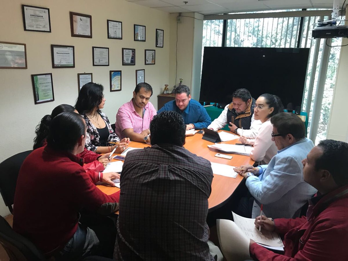IMEPI_Edomex's tweet photo. Nos encontramos revisando el plan de trabajo a realizar en el 1er. Congreso Latinoamericano de Pirotécnicos que se llevará a cabo del 5 al 9 de Marzo en el Hotel Fiesta Inn Ecatepec.
#CONLAPI
#IMEPI https://t.co/DVLTV1DBlY