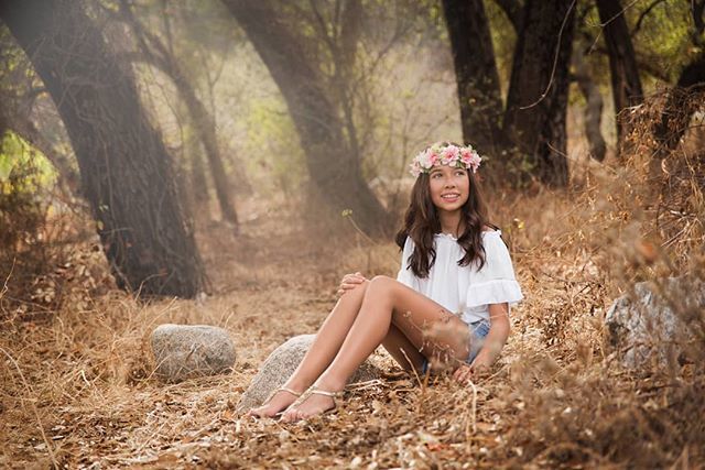 #tbt To one of my first photoshoots. I still love finding fantastic locations out in nature. Anyone want to do a shoot among the poppies?

#naturallight #nature #outdoorportraits #celebratechildhood #celebrateyou ift.tt/2taJu8q