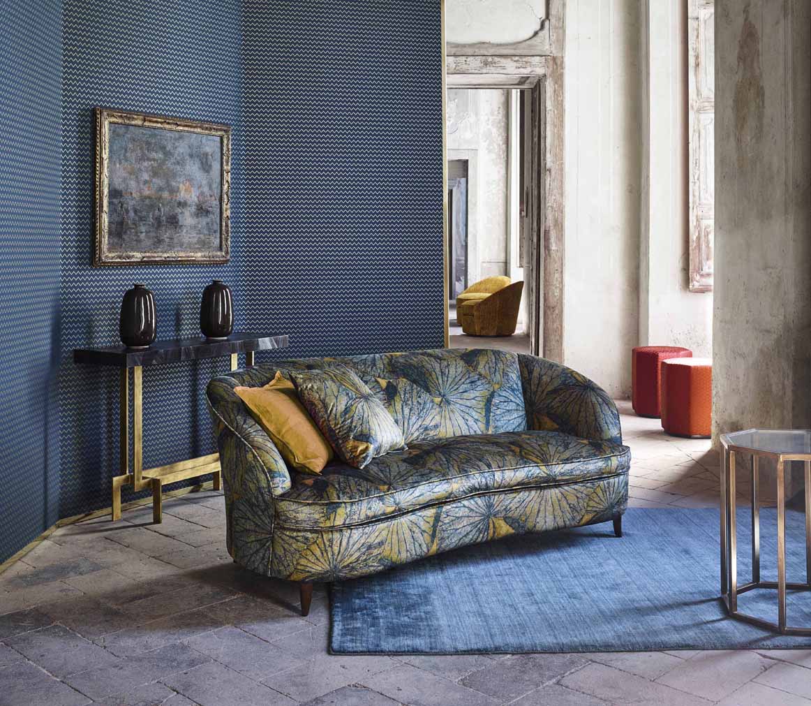 MrsMcDwrites's tweet image. Delighted to see the Kante Console table by #SimonOrrellDesigns @OrrellSimon in Zoffany's brochure for its new Muse Collection @MyStyleLibrary #zoffany #strawmarquetry #goldleaf #luxury #bespoke #design #furniture #console #finishes #straw