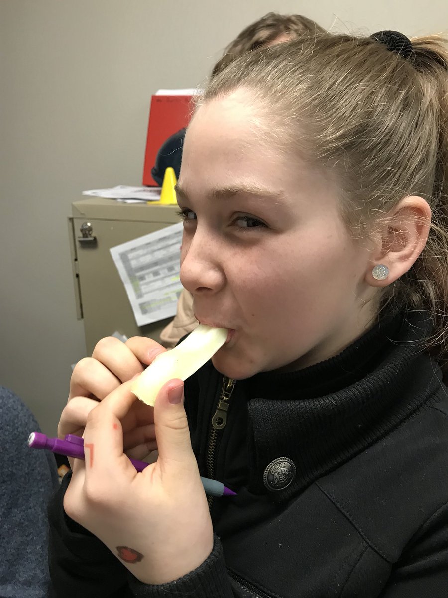 MrsDGsClass's tweet photo. New #HealthyEating for you too @JurisicPark6_7 ! #awesomeexample #FITGO2018 @stjoesjaguars https://t.co/eHu9nGyhZo