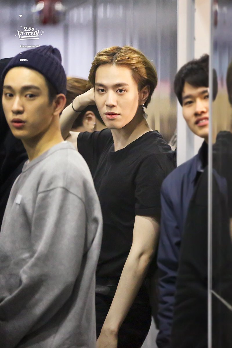 phanaqvv's tweet photo. โอ้โหแม่จ้าวววววววว ไปนอนฝันถึงยูคยอมแปป หล่อแบบโฮฮฮฮฮฮฮฮฮ😭 https://t.co/AcUyn1z9FD