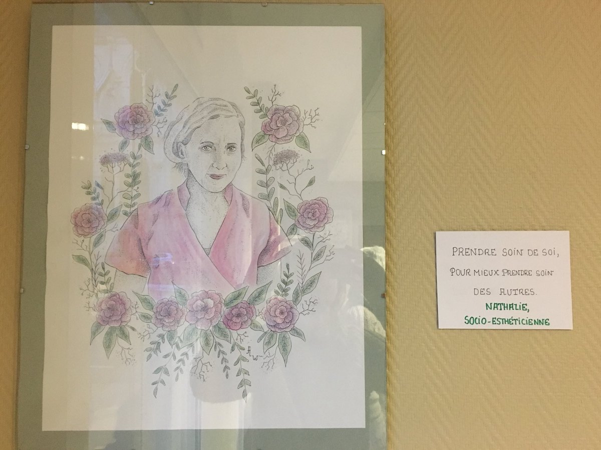 ClaireDuponchel's tweet photo. Vernissage à la residence Senior Cuvier @villedelyon : les portraits écoutés d’ @HelkaW Et @AlexiaWitko https://t.co/2YyEM7MWLe