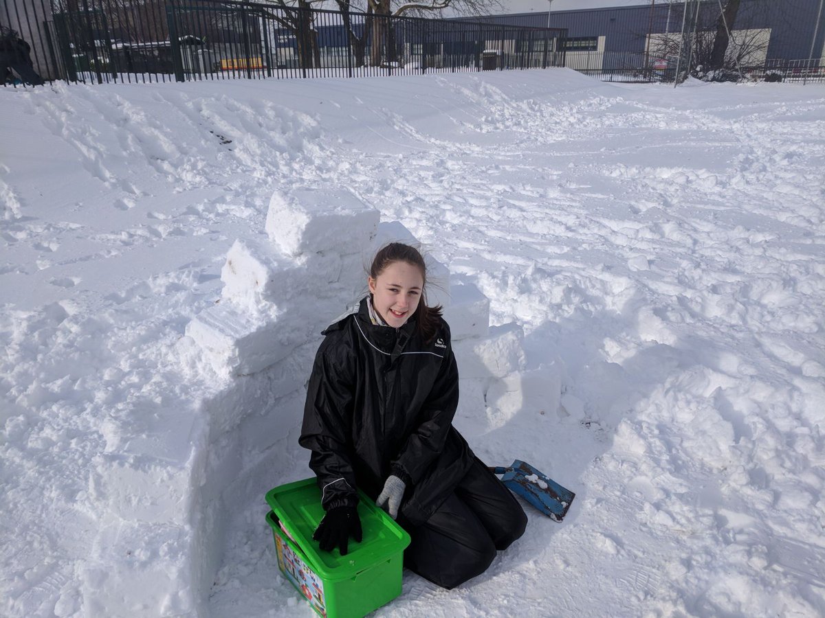 janetm26's tweet photo. @Go2PlayScotland my husband borrowed my t-shirt #awayandplay #outdoorlearning #snowlollies https://t.co/IWJSv1ZXJ7